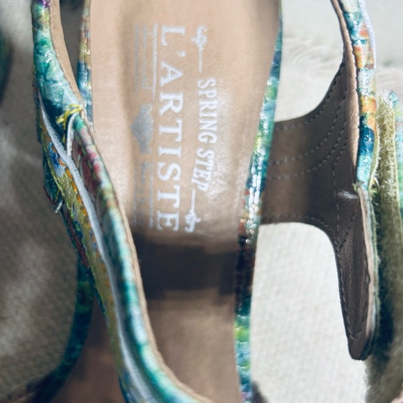 L'Artiste by Spring Step Vogeush Floral Heeled Sandal - Picture 3 of 13